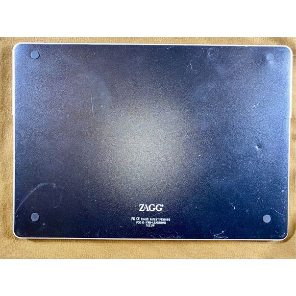 ZAGG YW2-LEACSIPAD Bluetooth Keyboard Ipad2 compatable - Picture 6 of 6